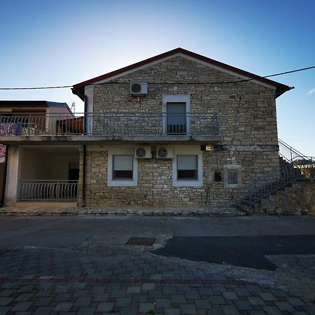 Meressa Paolia Apartments Novigrad  Екстер'єр фото