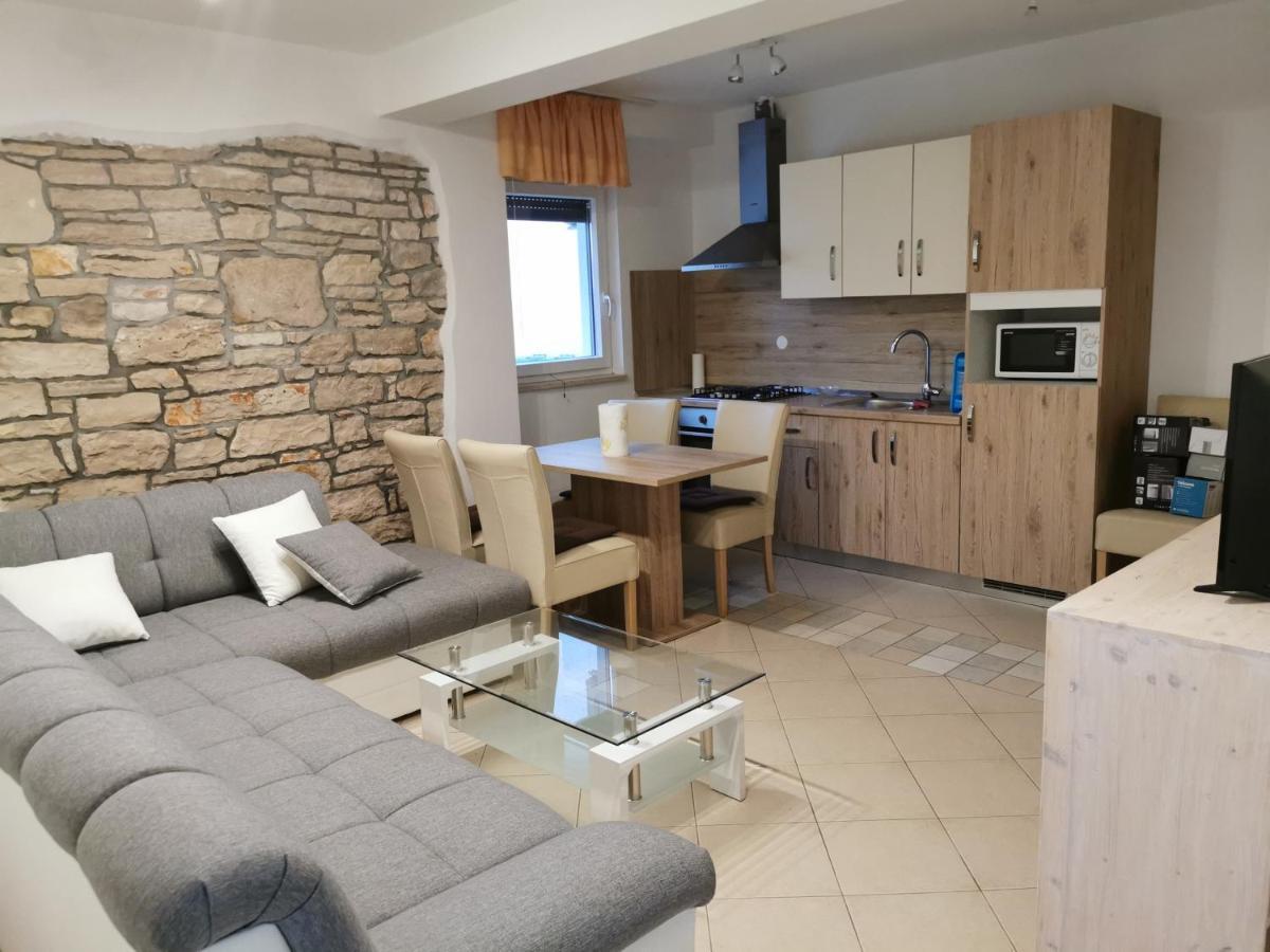 Meressa Paolia Apartments Novigrad  Екстер'єр фото
