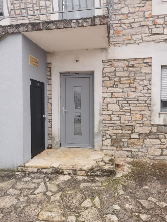 Meressa Paolia Apartments Novigrad  Екстер'єр фото