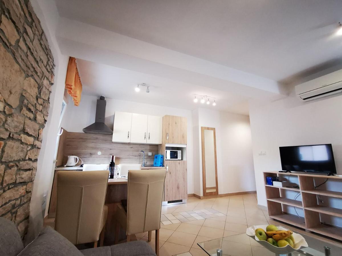 Meressa Paolia Apartments Novigrad  Екстер'єр фото