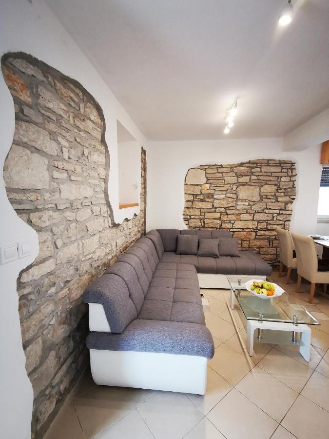 Meressa Paolia Apartments Novigrad  Екстер'єр фото