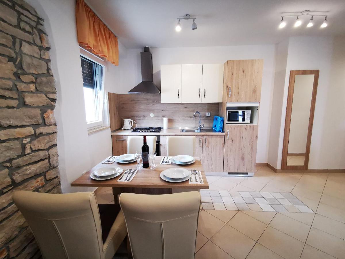 Meressa Paolia Apartments Novigrad  Екстер'єр фото