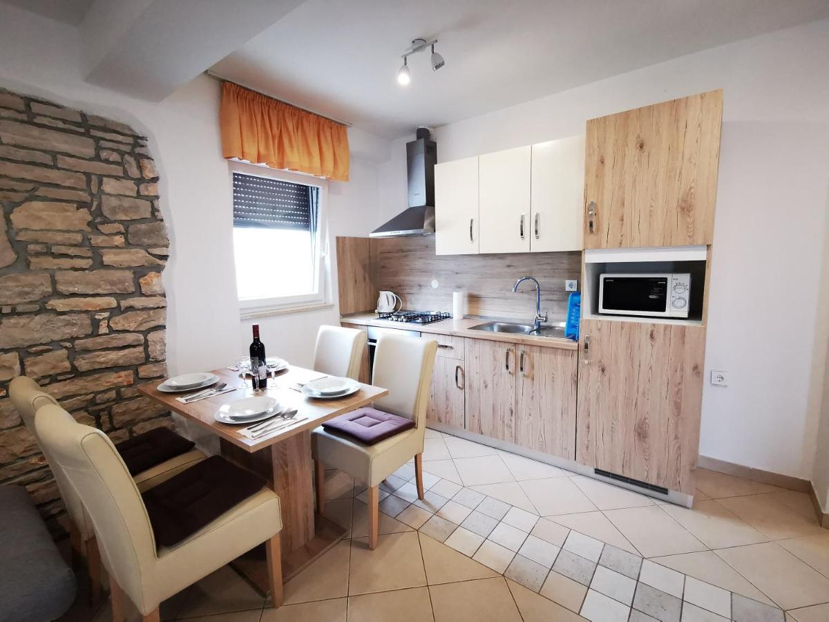 Meressa Paolia Apartments Novigrad  Екстер'єр фото