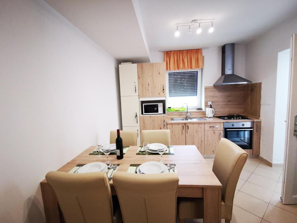 Meressa Paolia Apartments Novigrad  Екстер'єр фото