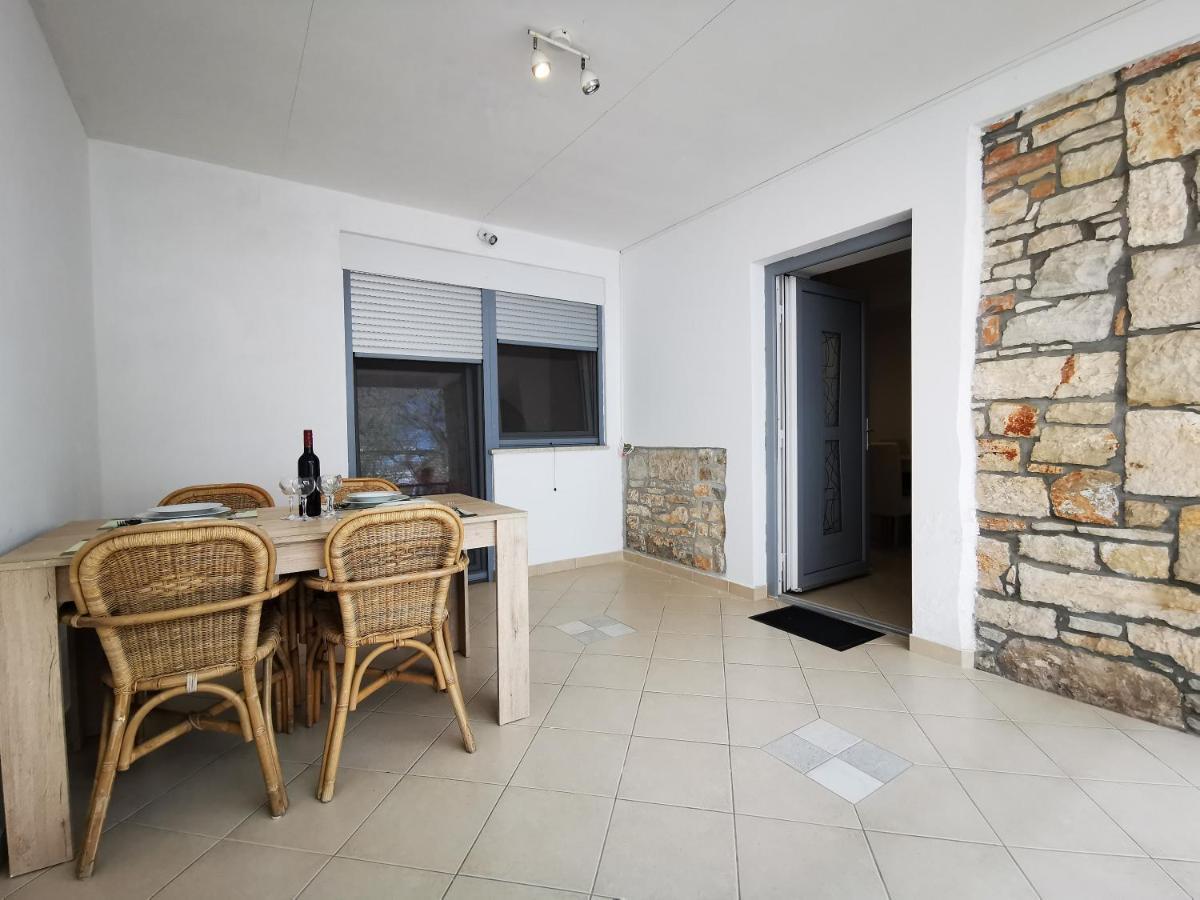 Meressa Paolia Apartments Novigrad  Екстер'єр фото
