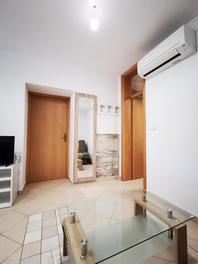 Meressa Paolia Apartments Novigrad  Екстер'єр фото