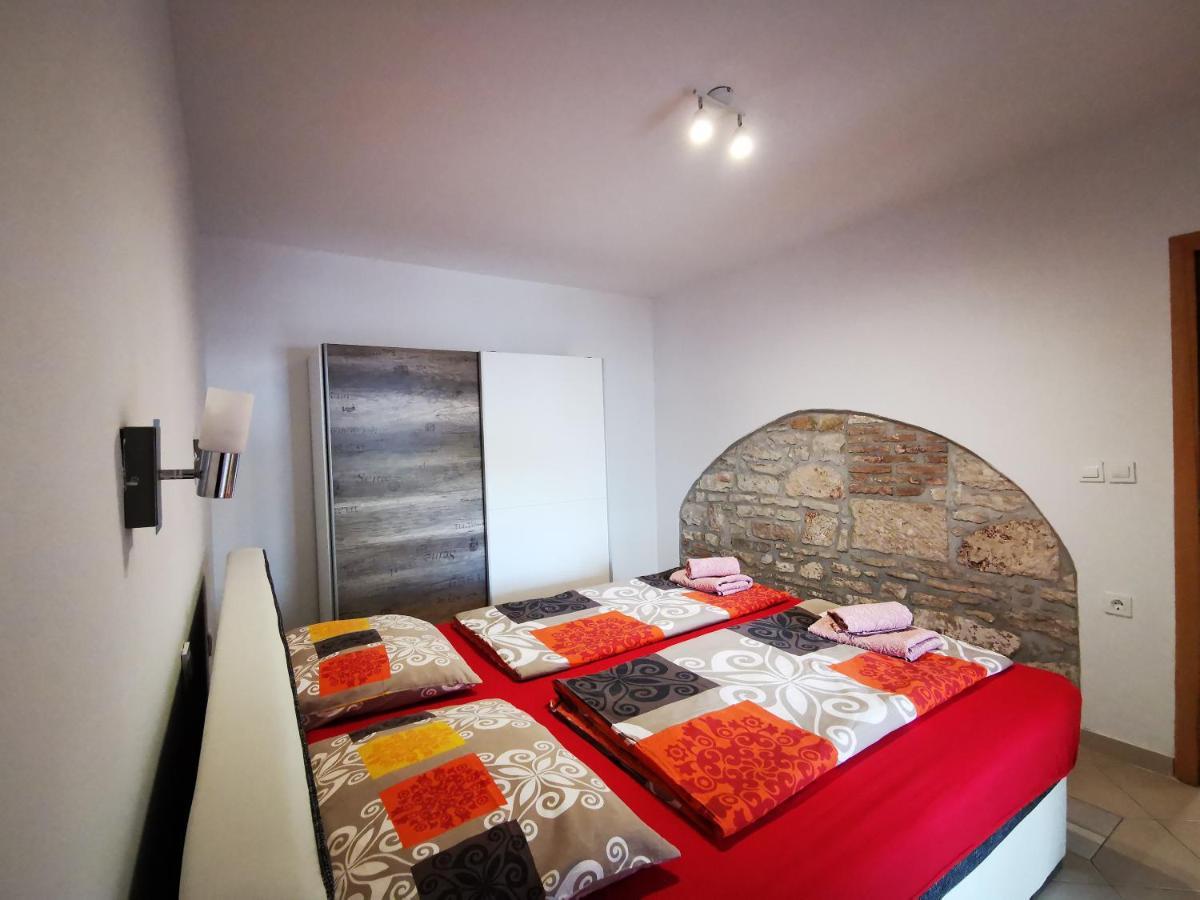 Meressa Paolia Apartments Novigrad  Екстер'єр фото