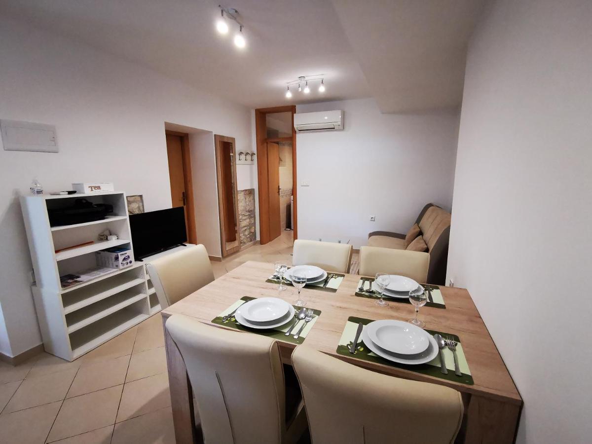 Meressa Paolia Apartments Novigrad  Екстер'єр фото