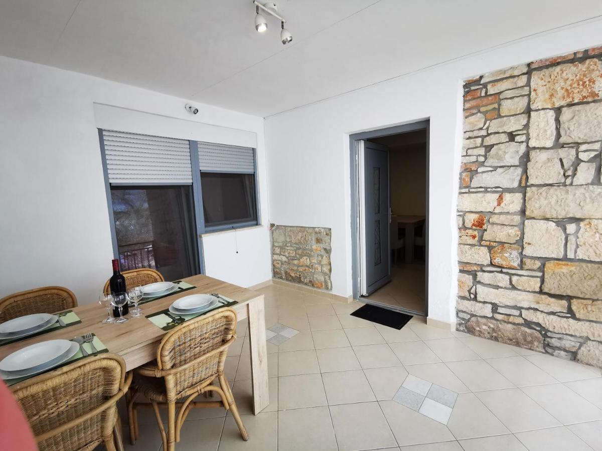 Meressa Paolia Apartments Novigrad  Екстер'єр фото