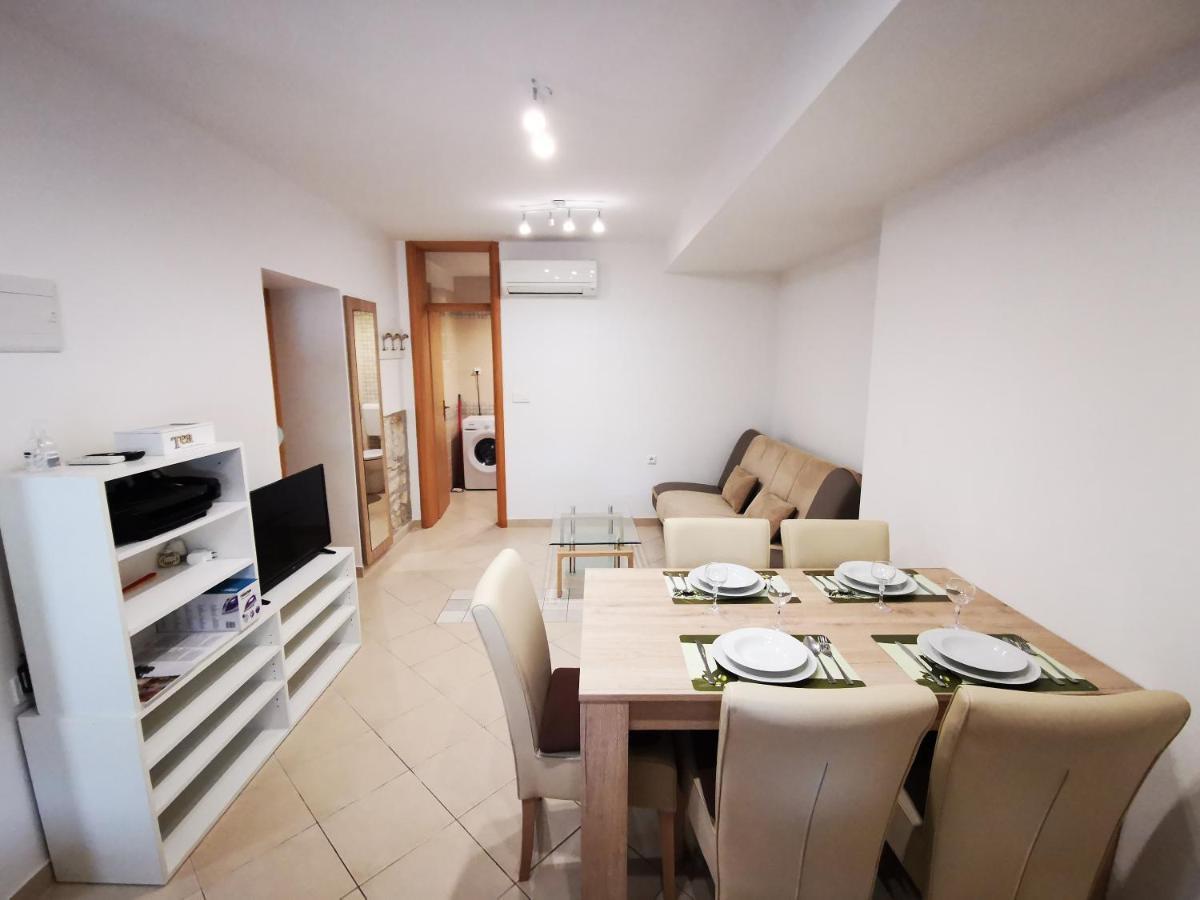 Meressa Paolia Apartments Novigrad  Екстер'єр фото