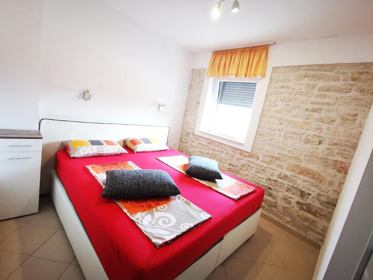 Meressa Paolia Apartments Novigrad  Екстер'єр фото