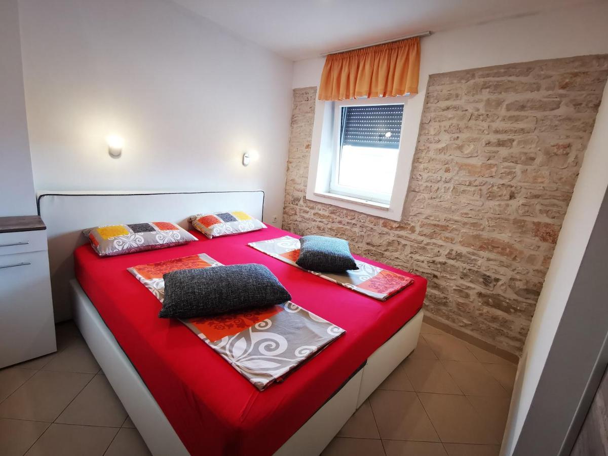 Meressa Paolia Apartments Novigrad  Екстер'єр фото