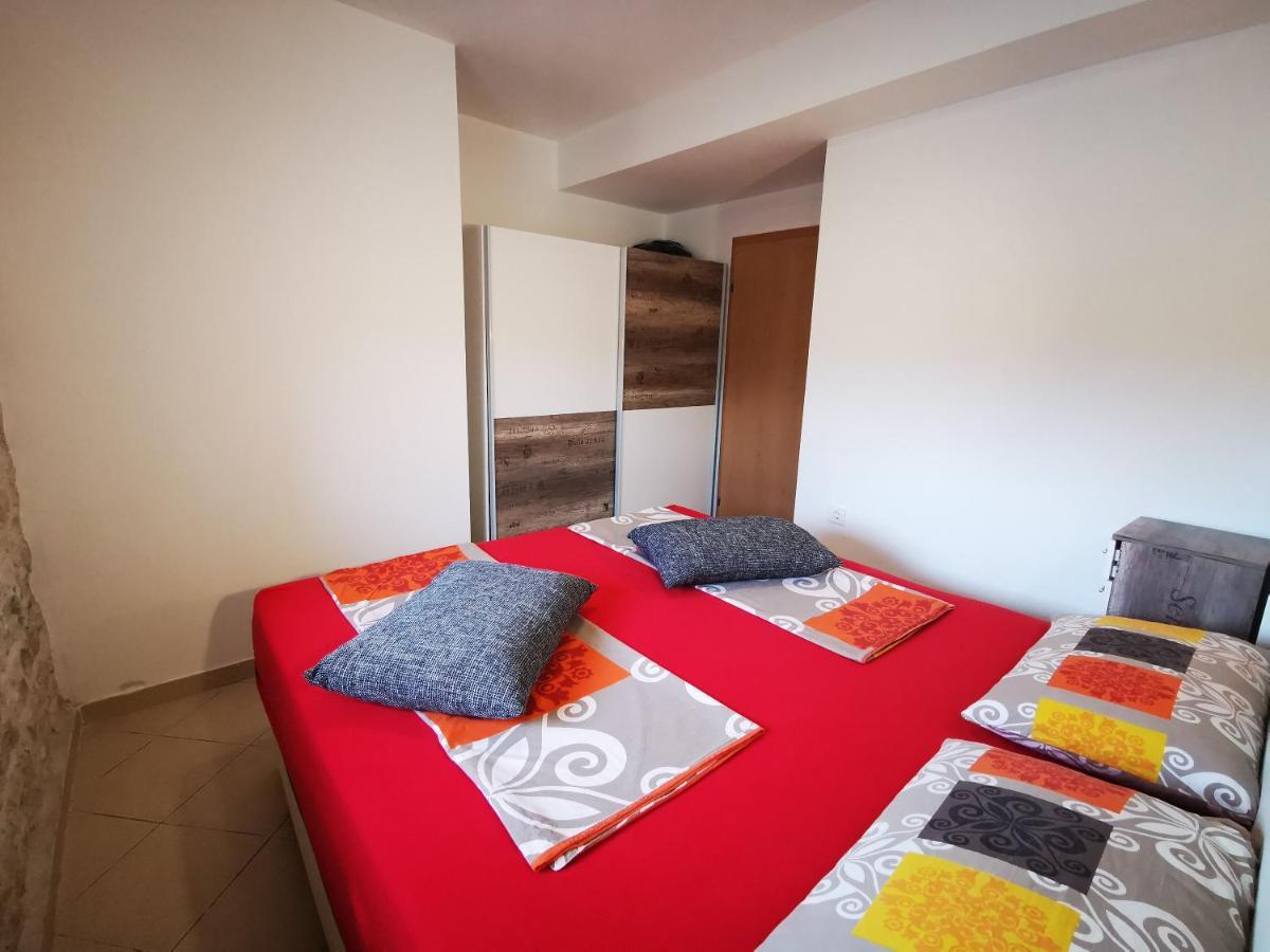 Meressa Paolia Apartments Novigrad  Екстер'єр фото