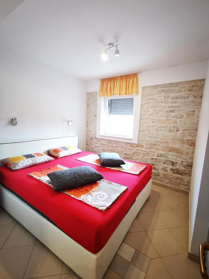 Meressa Paolia Apartments Novigrad  Екстер'єр фото