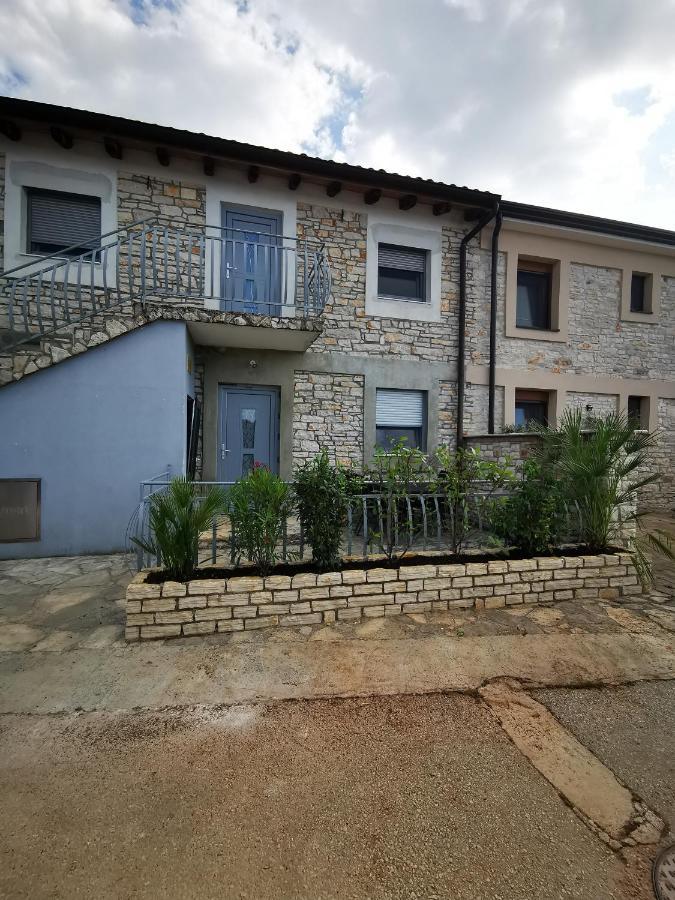 Meressa Paolia Apartments Novigrad  Екстер'єр фото