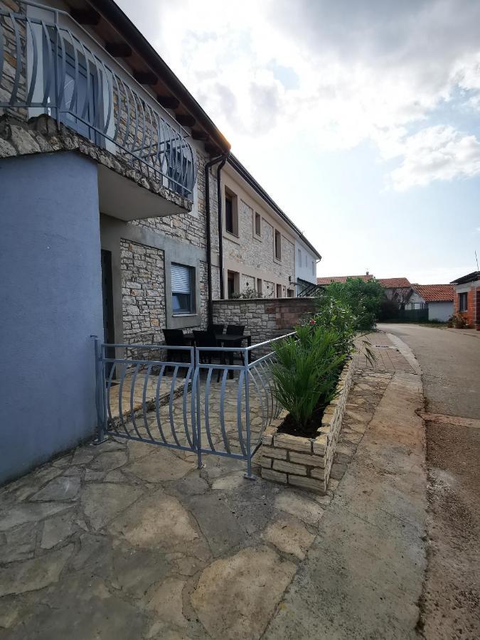 Meressa Paolia Apartments Novigrad  Екстер'єр фото